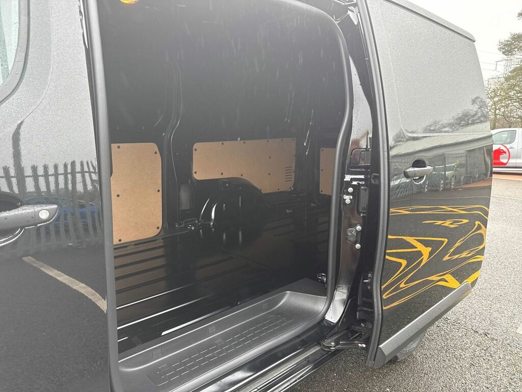 Vauxhall Vivaro Vivaro Panelvan L1 Pro 2.0Td 145 Mt6 Grey #17
