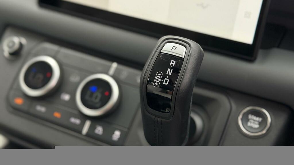 Land Rover Defender 110 3.0 D250 X-dynamic Hse 110 Grey #2