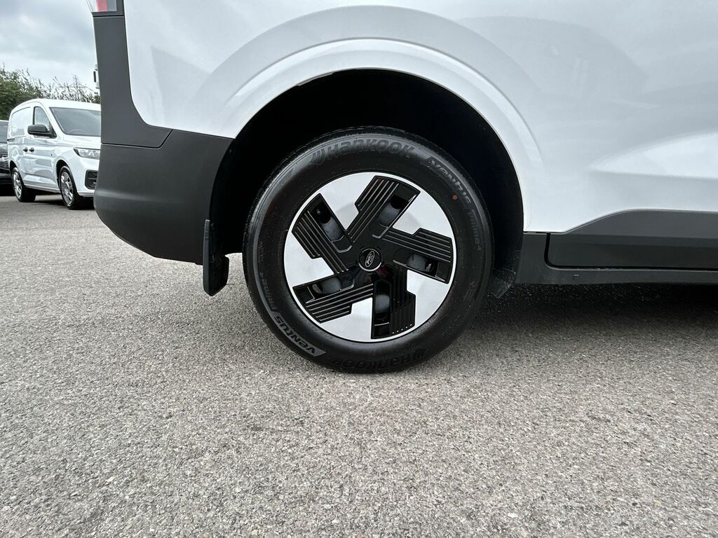 Ford Transit Courier 43Kwh Limited Panel Van Swb 136 Black #30