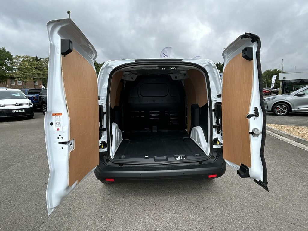 Ford Transit Courier 100Kw 43Kwh Trend Van White #5