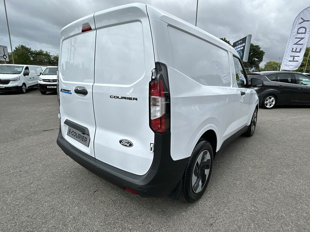 Ford Transit Courier 100Kw 43Kwh Trend Van White #3