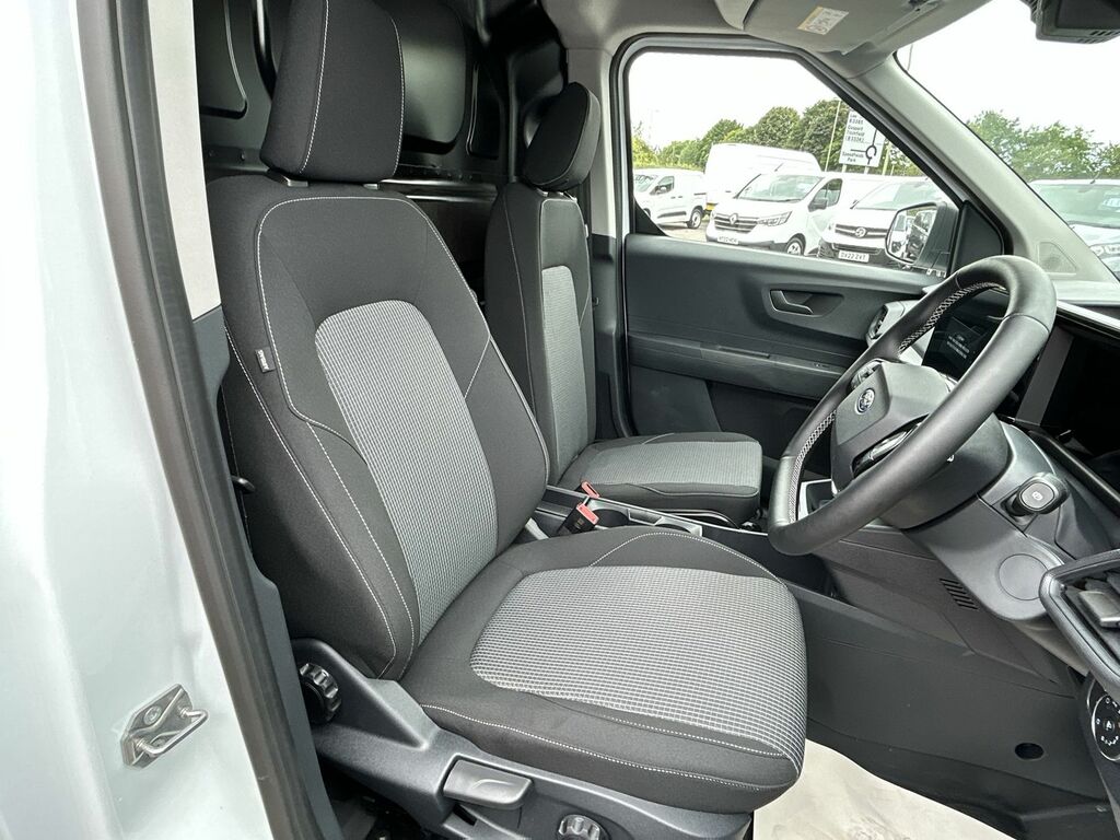 Ford Transit Courier 43Kwh Limited Panel Van Swb 136 Black #35