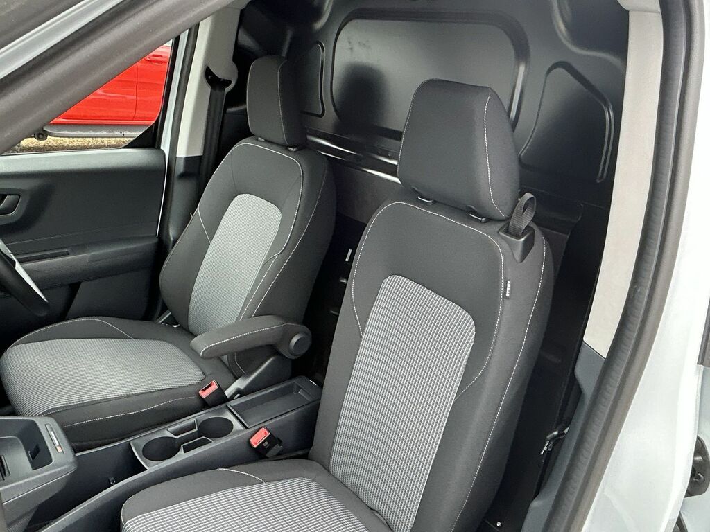 Ford Transit Courier 43Kwh Limited Panel Van Swb 136 Black #24