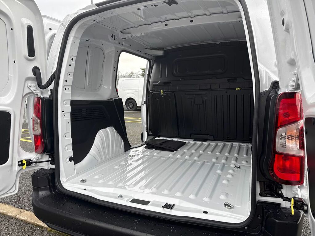 Vauxhall Combo Crg Xl H1 2300 1.5 Tb D 100 Prme White #23