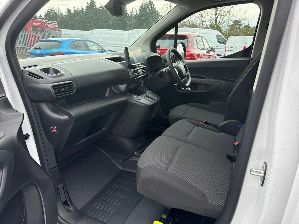 Vauxhall Combo Crg Xl H1 2300 1.5 Tb D 100 Prme White #13
