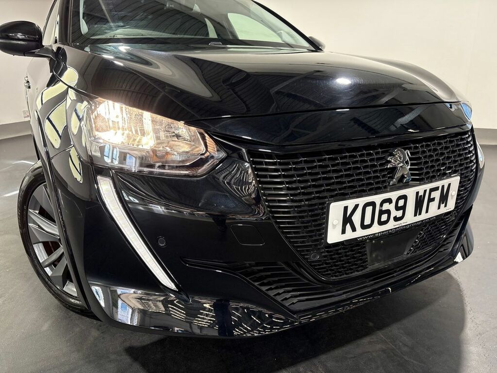 Peugeot e-208 100Kw Allure 50Kwh Black #2