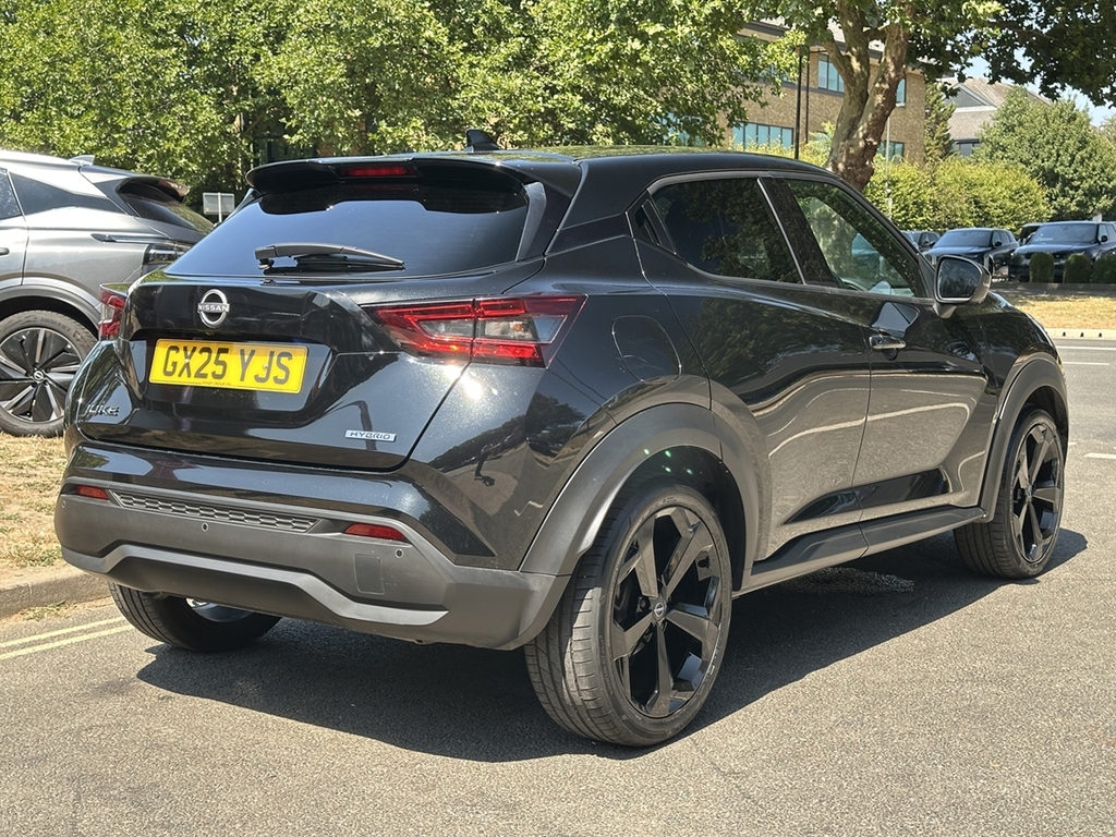 Nissan Juke 1.6 Hybrid Tekna GX25YJS Black #4