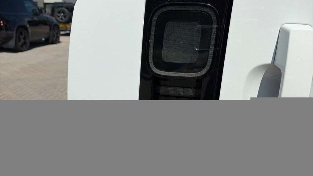 Land Rover Defender 110 3.0 D350 X-dynamic Hse 110 White #4