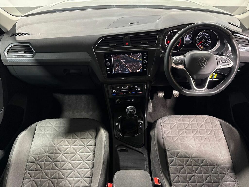 Volkswagen Tiguan 1.5 Tsi 150 Life YF22GOH Grey #2