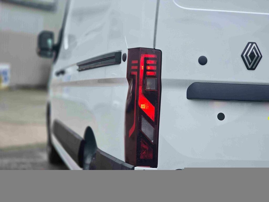 Renault Master Mm35 Blue Dci 130 Advance Medium Roof Van White #5