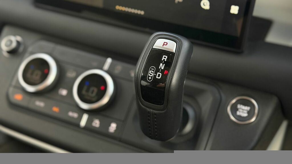 Land Rover Defender 90 3.0 D250 X-dynamic Hse 90 Grey #5