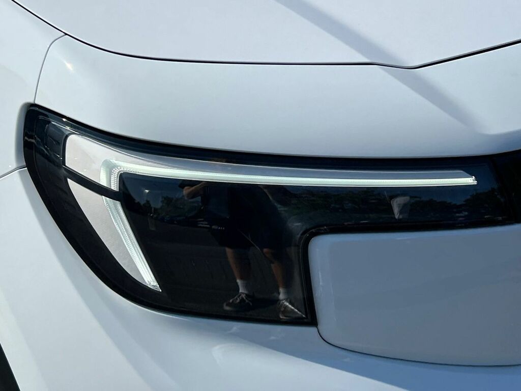 Ford Explorer 210Kw Select 77Kwh White #5