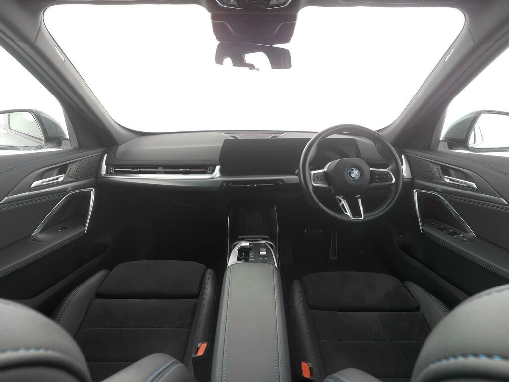 BMW iX1 30 66.5Kwh M Sport Xdrive 11Kw Charger BL73OZH #3