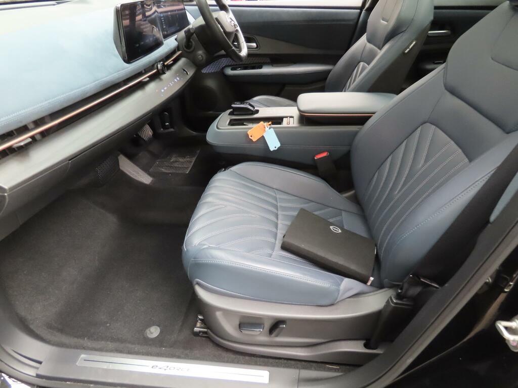 Nissan Ariya Ariya Evolve E-4orce Silver #10