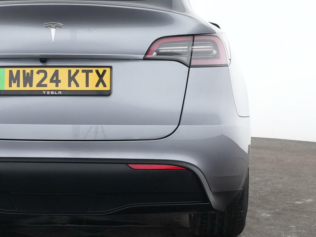 Tesla Model Y Rwd Pan Roof, White #14