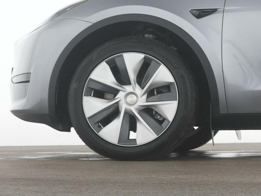 Tesla Model Y Rwd Pan Roof, White #32