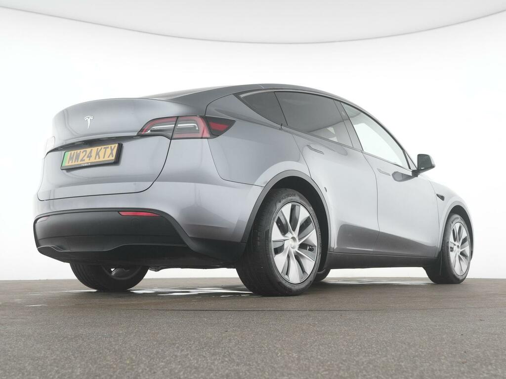 Tesla Model Y Rwd Pan Roof, White #24