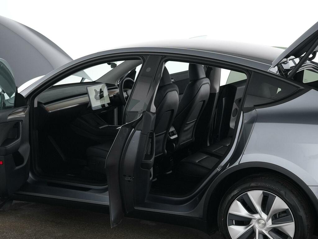 Tesla Model Y Rwd Pan Roof, White #30