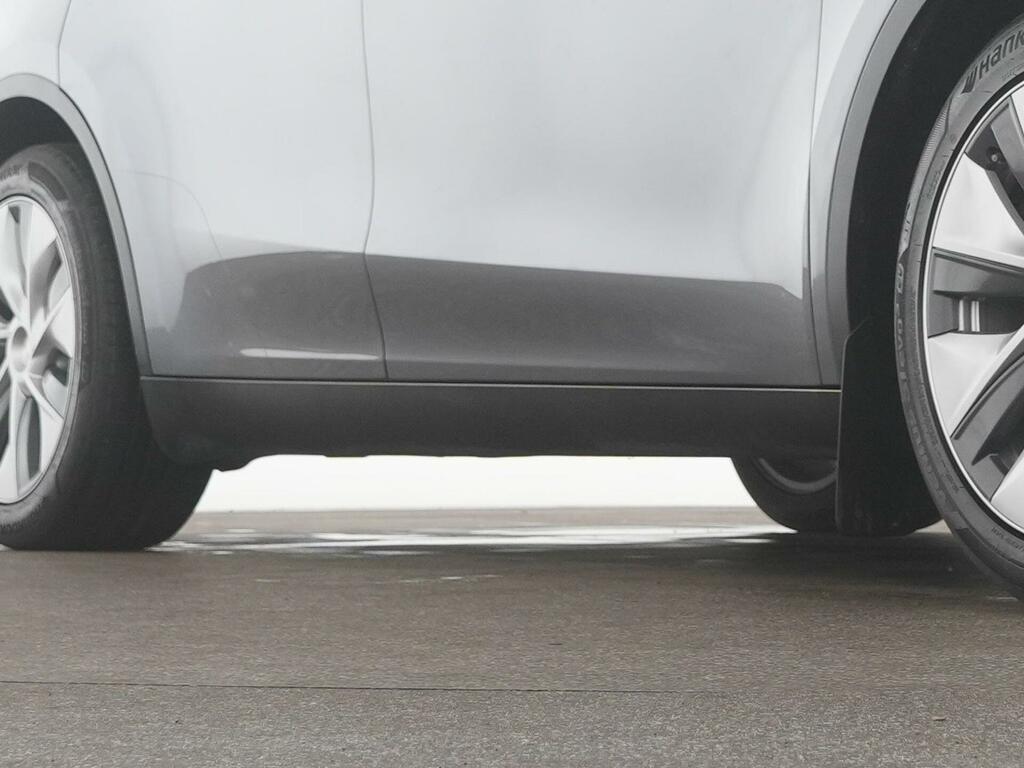 Tesla Model Y Rwd Pan Roof, White #39