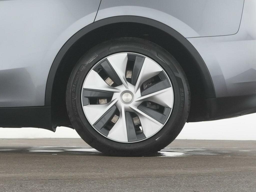 Tesla Model Y Rwd Pan Roof, White #35