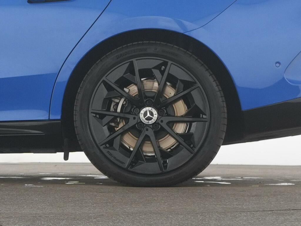Mercedes-Benz CLA Class 220 4Matic Amg Line Premium Plus 2026 #35