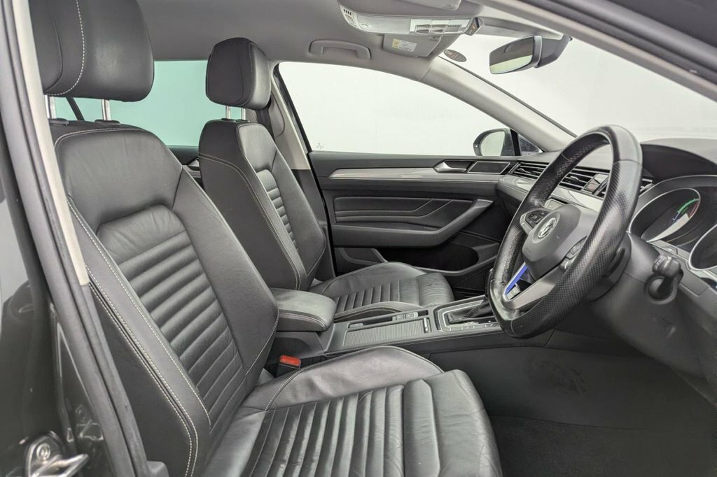 Volkswagen Passat 1.4L Gte Grey #3