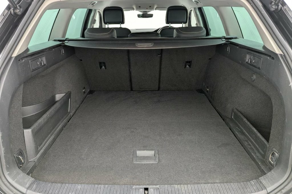 Volkswagen Passat 2.0 Tdi Evo Se Nav Saloon Dsg Euro 6 S Black #18