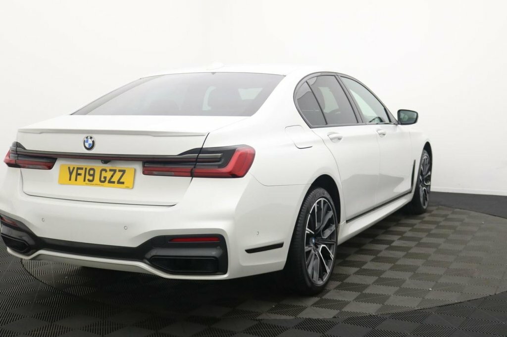 BMW 7 Series 3L M Sport White #4