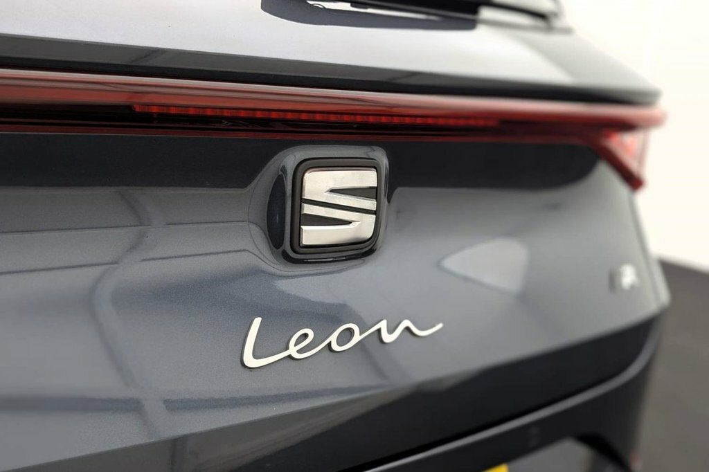 Seat Leon 2.0 Tdi Xperience Lux Suv Dsg Euro 6 S White #44