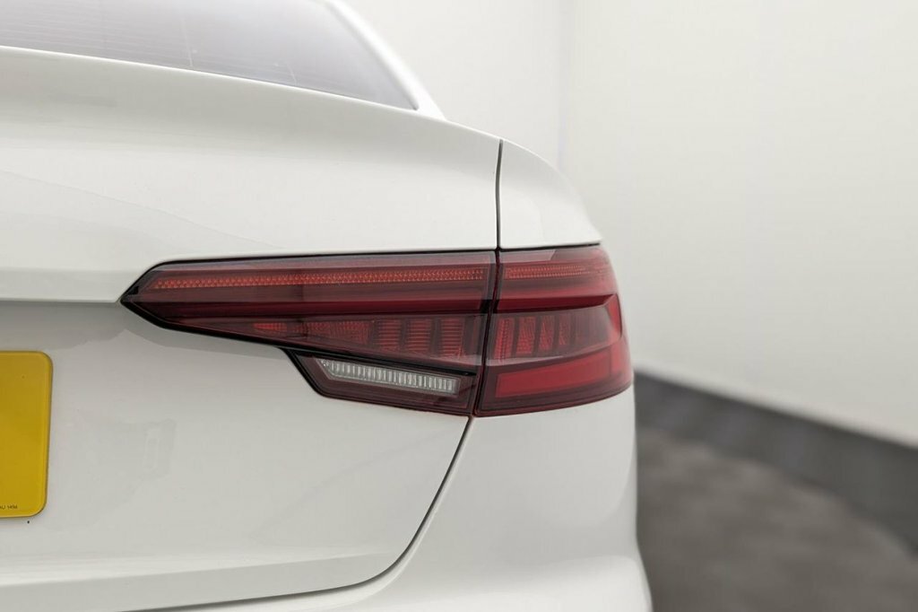 Audi A4 2.0 Tdi Ultra Sport Estate Euro Black #45