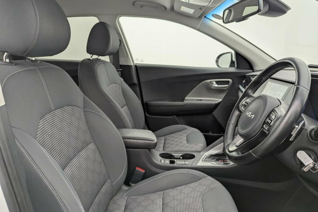 Kia Niro 1.6L 2 White #3