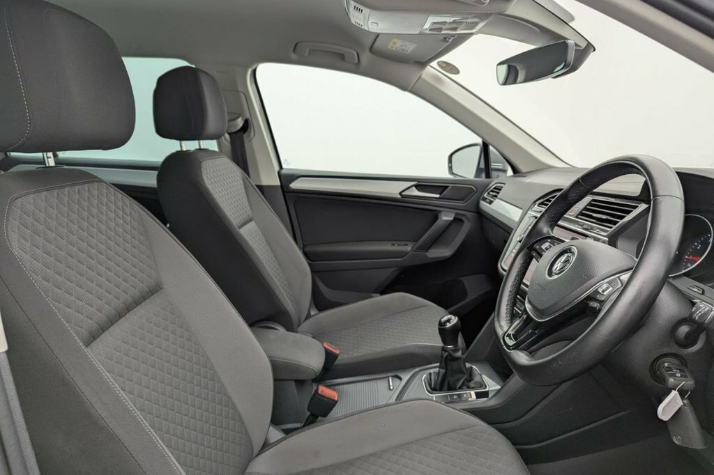 Volkswagen Tiguan 1.5L Se Navigation Silver #3