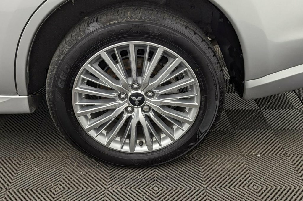 Mitsubishi Outlander 2.4H Twinmotor 13.8Kwh 4Hs Suv Plug In Grey #47