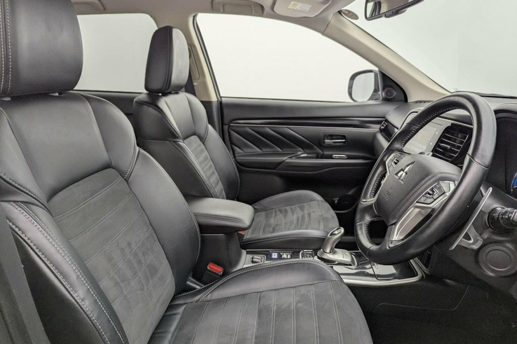 Mitsubishi Outlander 2.4L Juro Silver #3