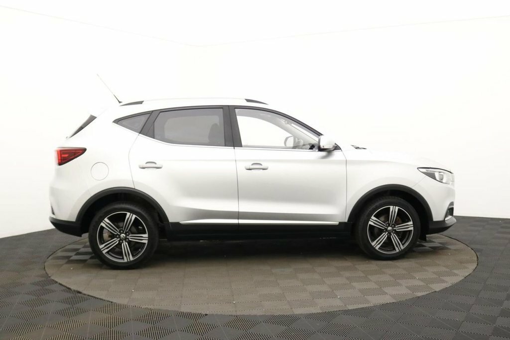MG ZS 1L Exclusive Silver #2