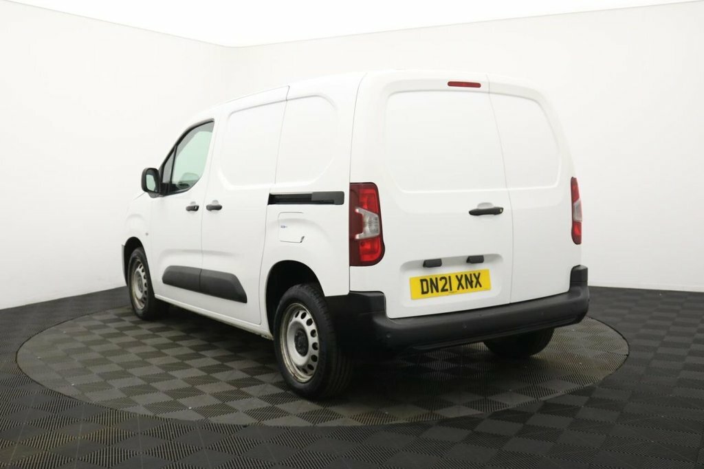 Vauxhall Combo 1.5L Dynamic White #5