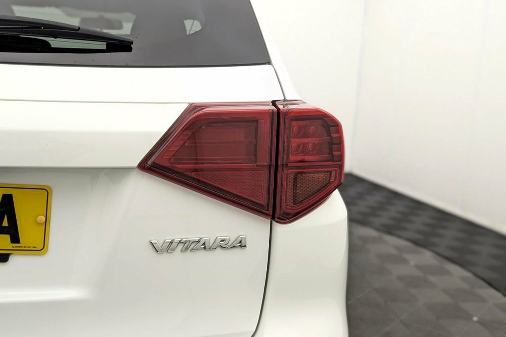 Suzuki Vitara Kuro White #39