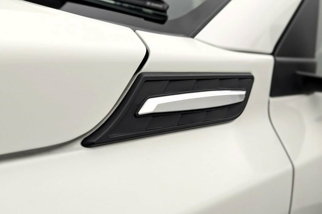 Suzuki Vitara Kuro White #32