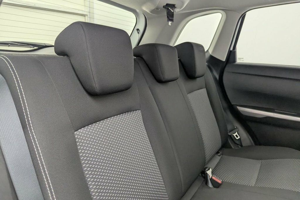 Suzuki Vitara Kuro White #16