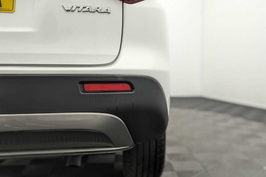 Suzuki Vitara Kuro White #40