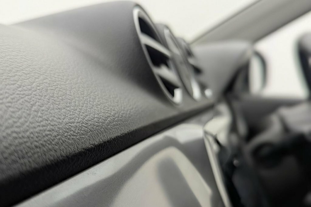 Suzuki Vitara Kuro White #19