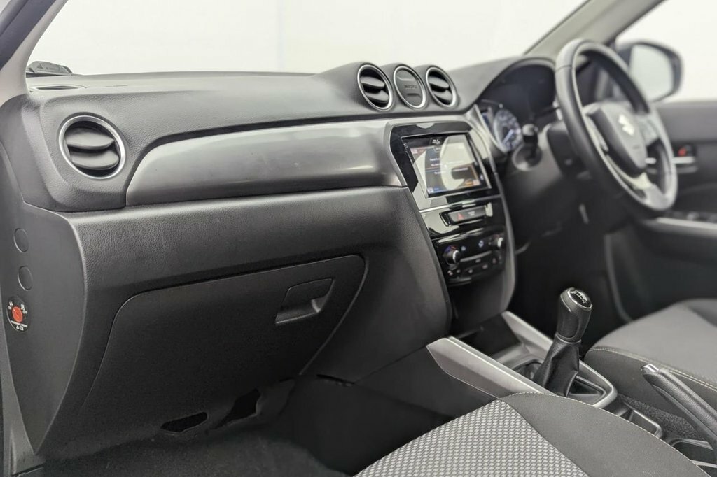 Suzuki Vitara Kuro White #21