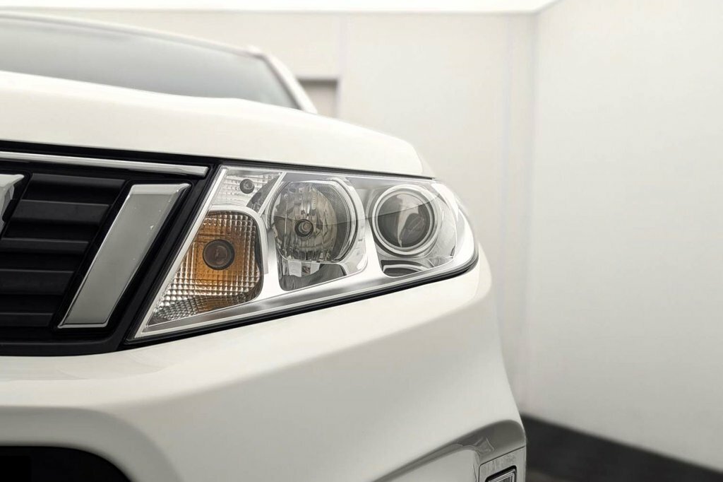 Suzuki Vitara Kuro White #33