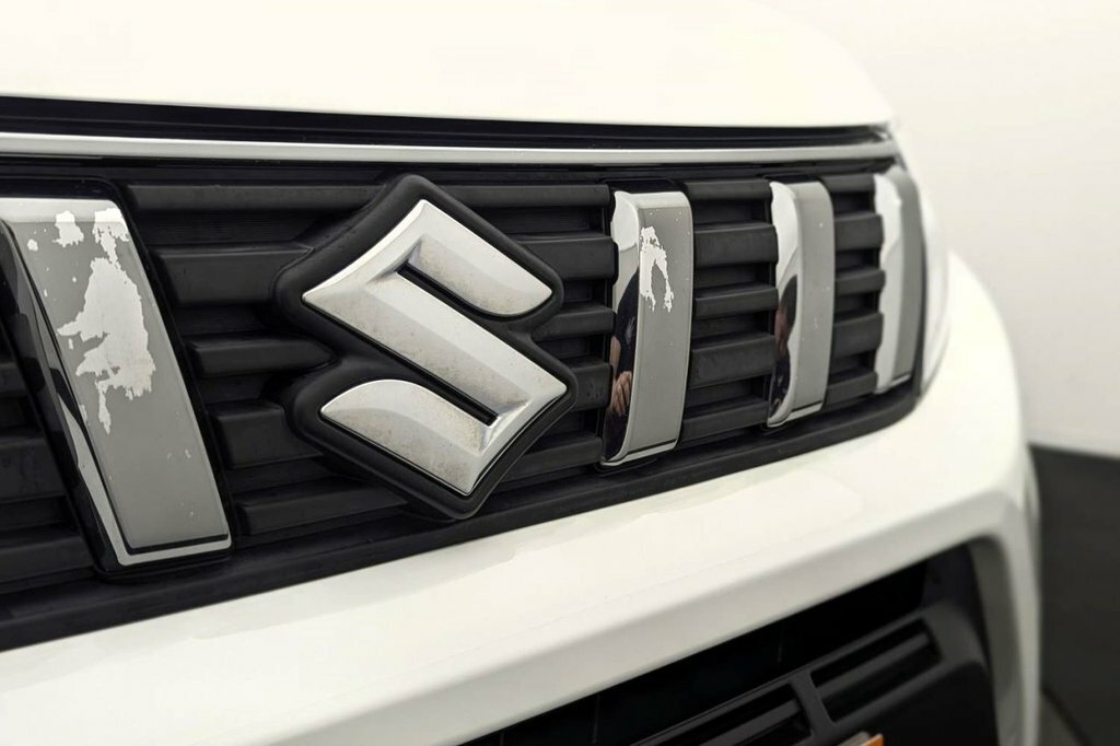 Suzuki Vitara Kuro White #36