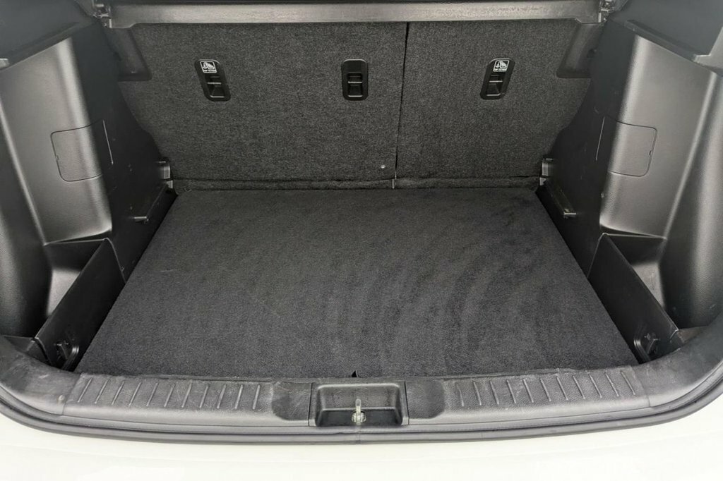 Suzuki Vitara Kuro White #17