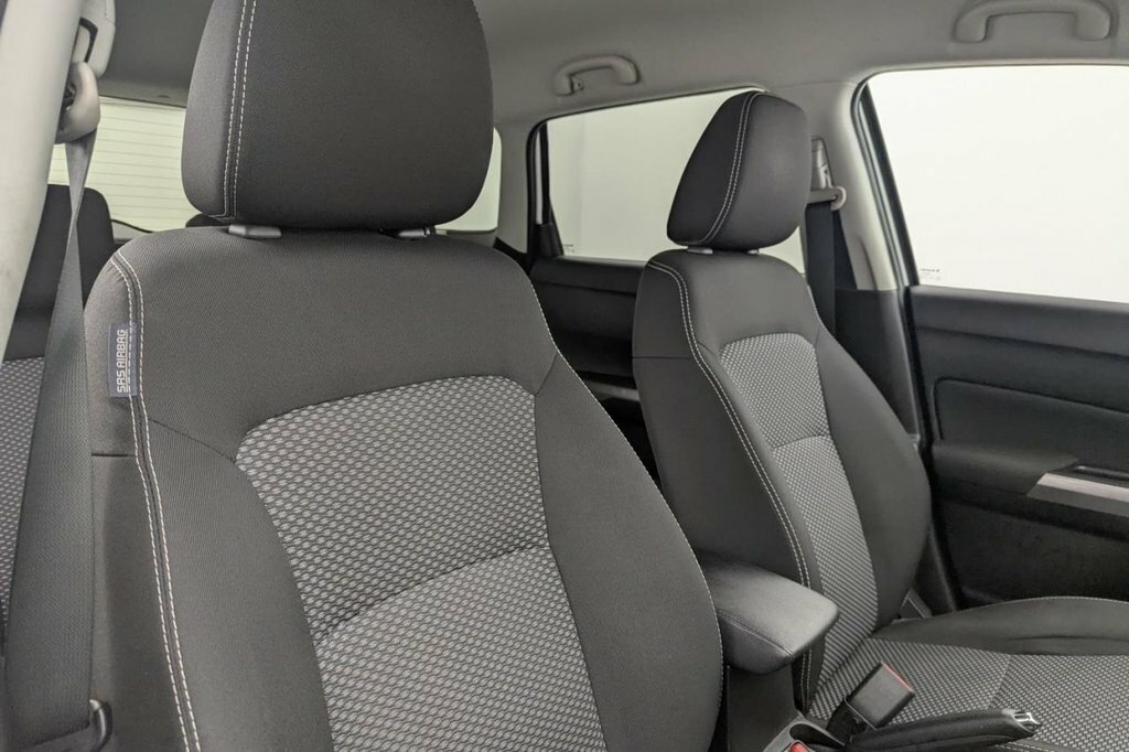 Suzuki Vitara Kuro White #12