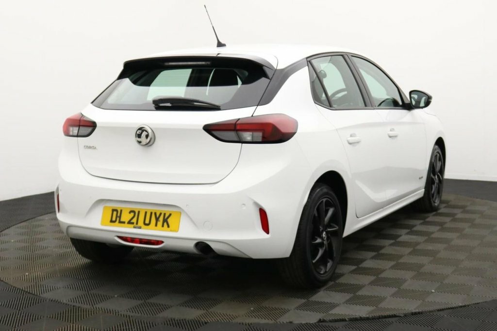 Vauxhall Corsa 1.2L Se Premium DL21UYK White #4