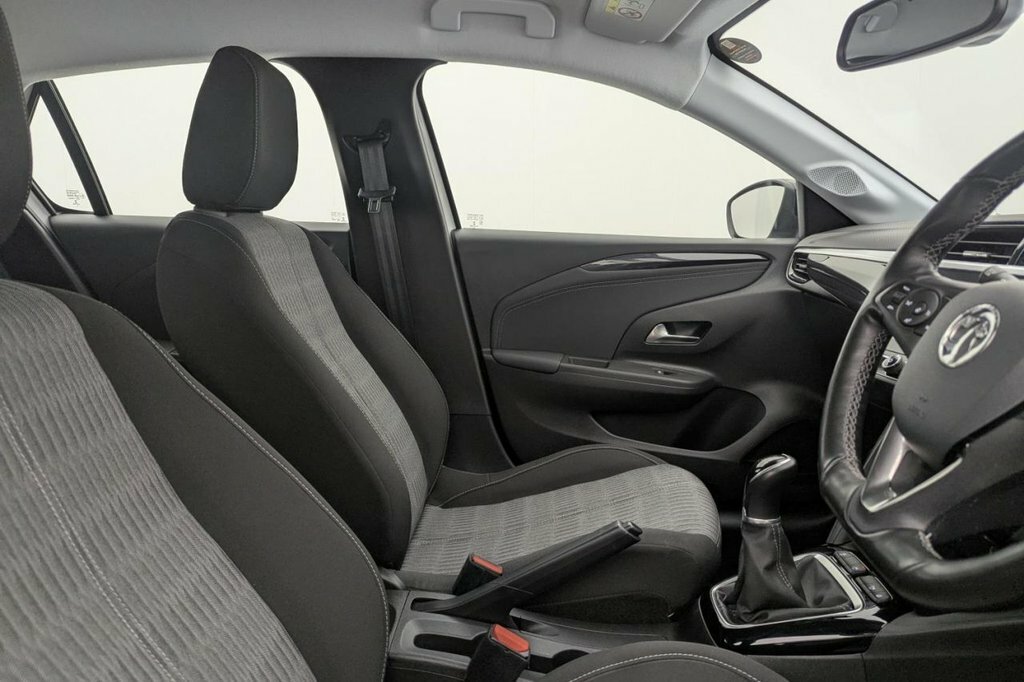 Vauxhall Corsa 1.2L Se Premium DL21UYK White #3