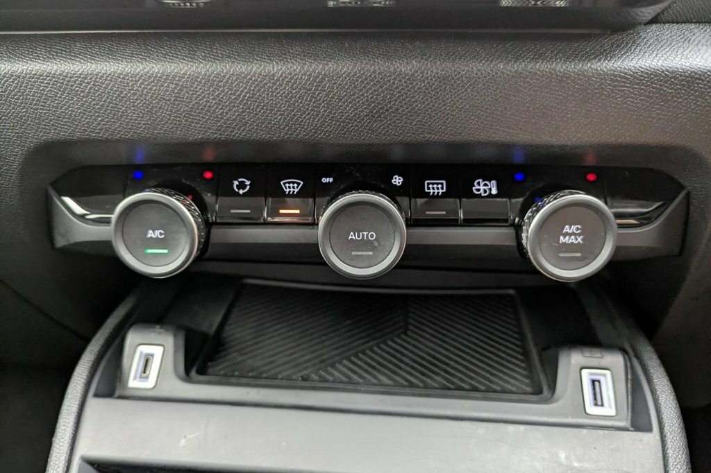 Citroen C4 C4 Sense Puretech Ss White #31