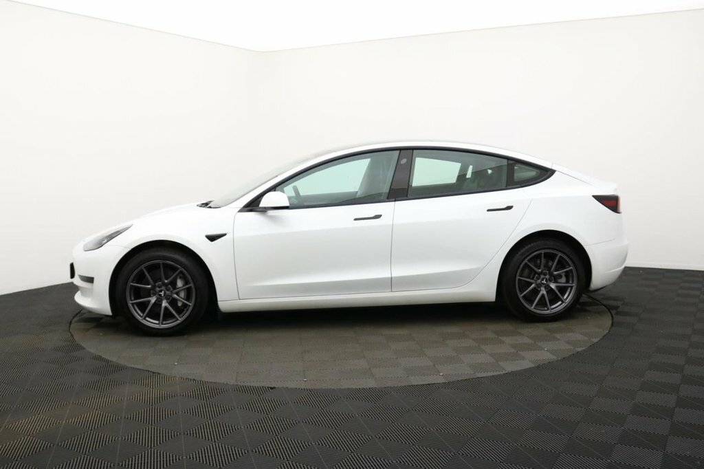 Tesla Model 3 Saloon White #6